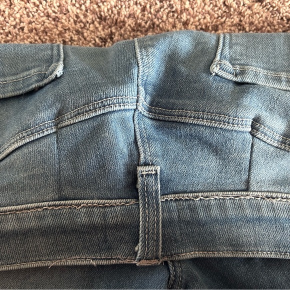 J Brand Selena Mid-Rise Cropped Boot-Cut Jeans. Size 30. - Picture 7 of 7